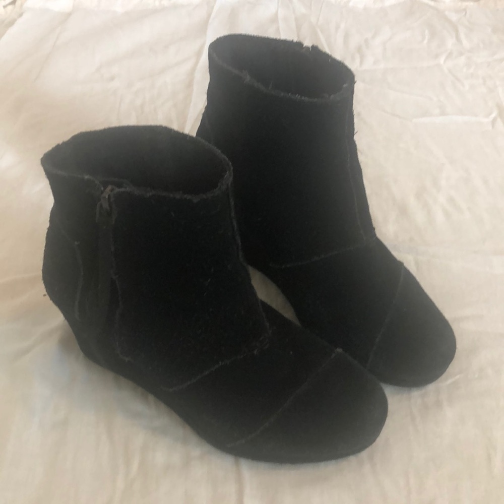 Suede Toms booties